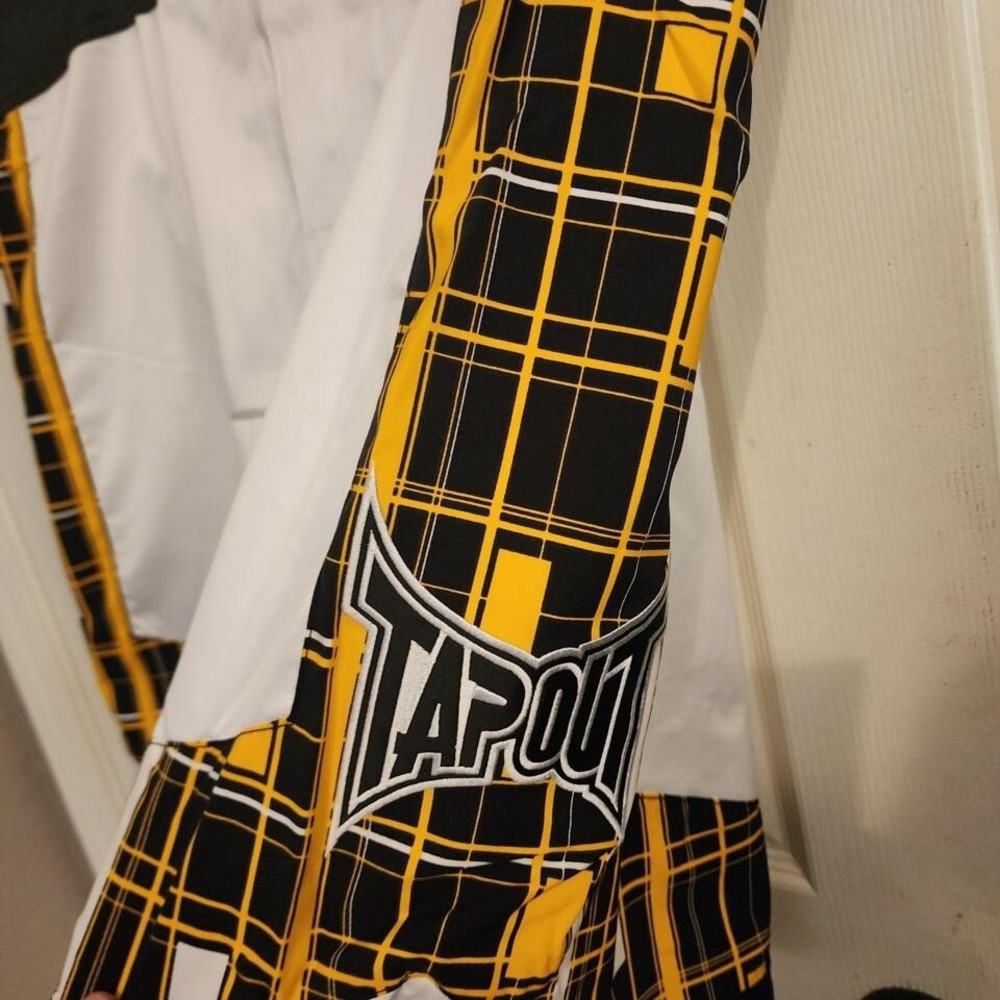 NWT Y2K Tapout MMA UFC Shorts Size 44 - Picture 2 of 6